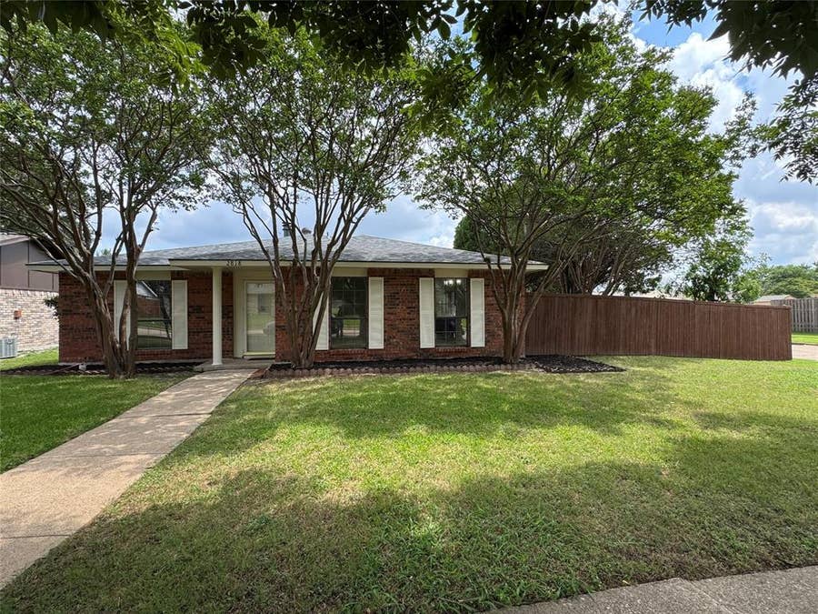 Property photo for 2818 Gayle Drive, Garland, TX