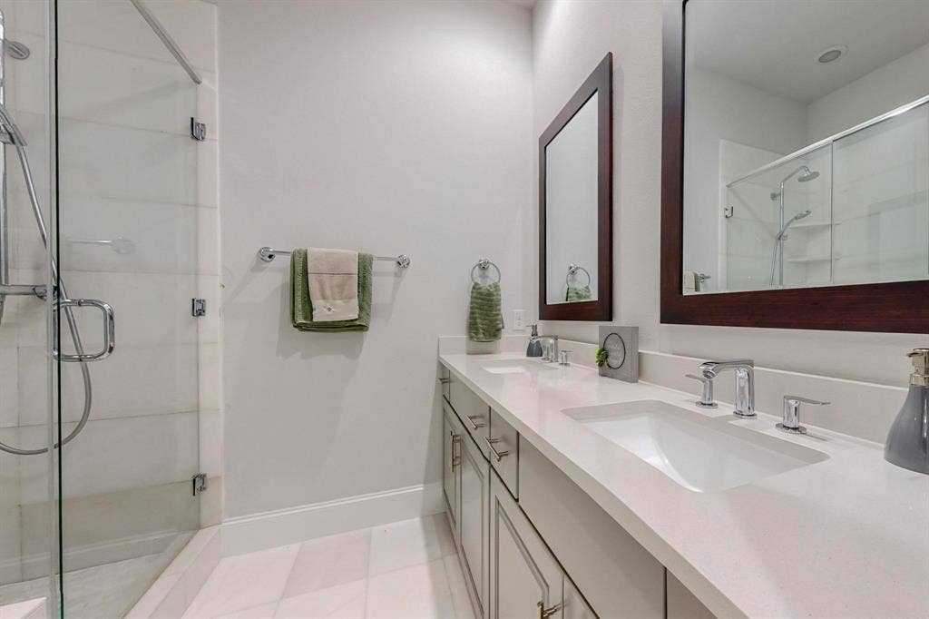 638 Dalton Lane, #802, Irving, TX 75039 638 Dalton Lane, #802, Irving, TX 75039