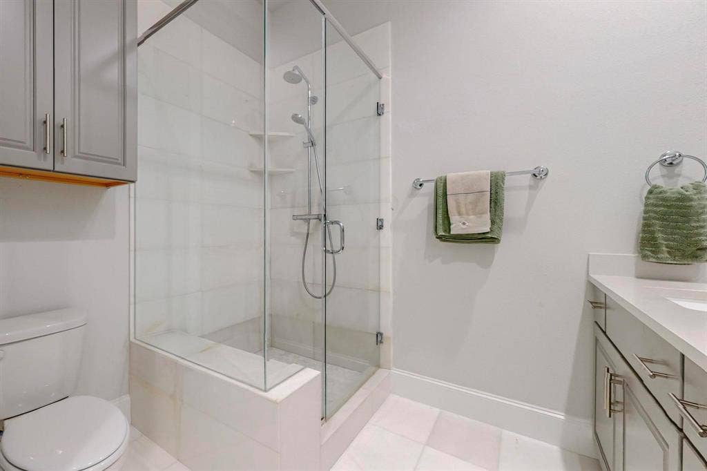 638 Dalton Lane, #802, Irving, TX 75039 638 Dalton Lane, #802, Irving, TX 75039