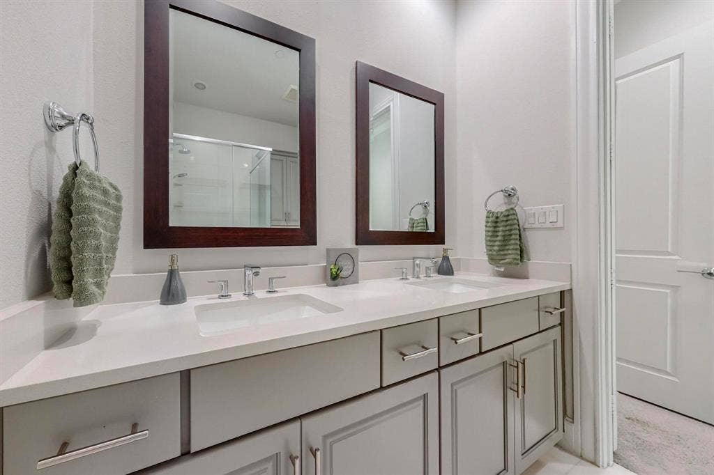 638 Dalton Lane, #802, Irving, TX 75039 638 Dalton Lane, #802, Irving, TX 75039