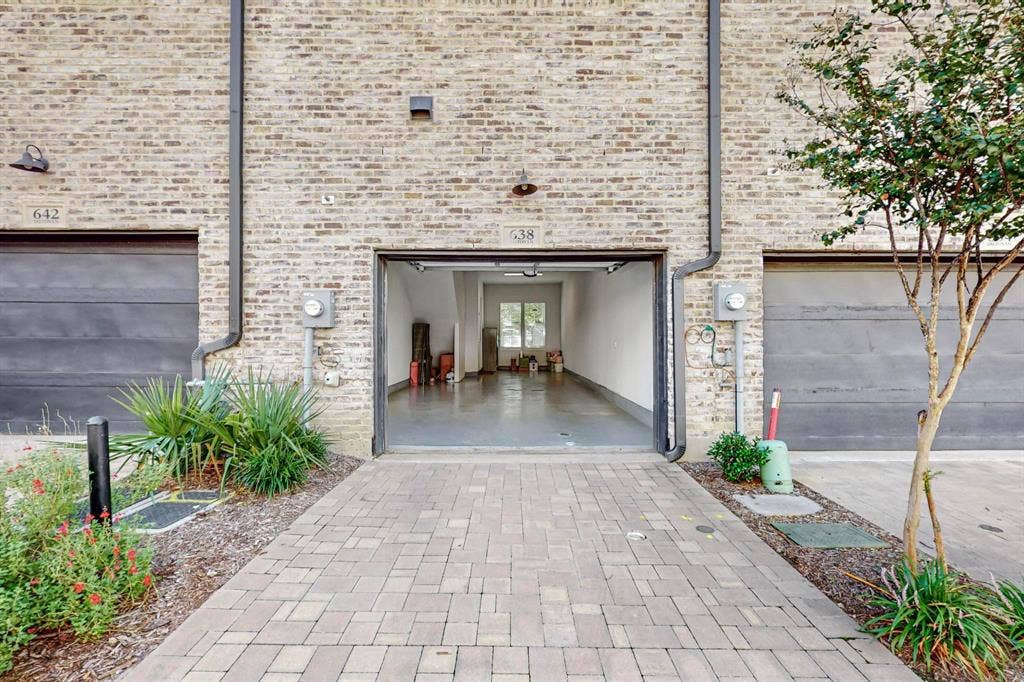638 Dalton Lane, #802, Irving, TX 75039 638 Dalton Lane, #802, Irving, TX 75039