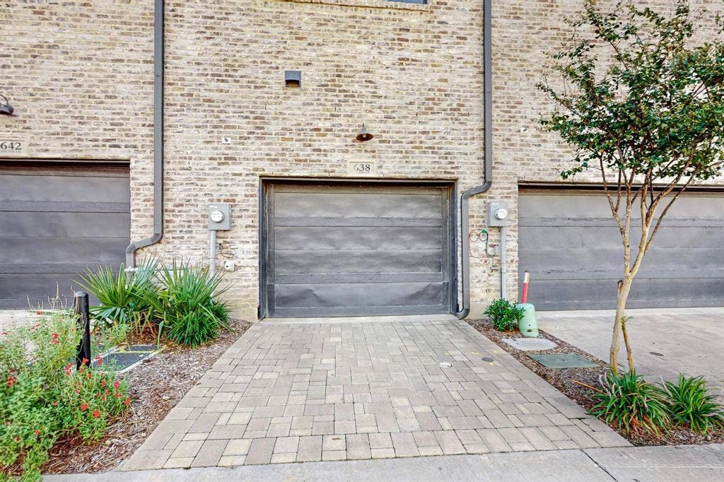 638 Dalton Lane, #802, Irving, TX 75039 638 Dalton Lane, #802, Irving, TX 75039