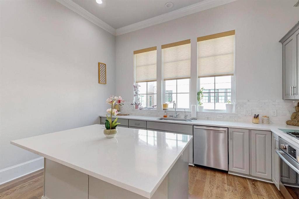 638 Dalton Lane, #802, Irving, TX 75039 638 Dalton Lane, #802, Irving, TX 75039
