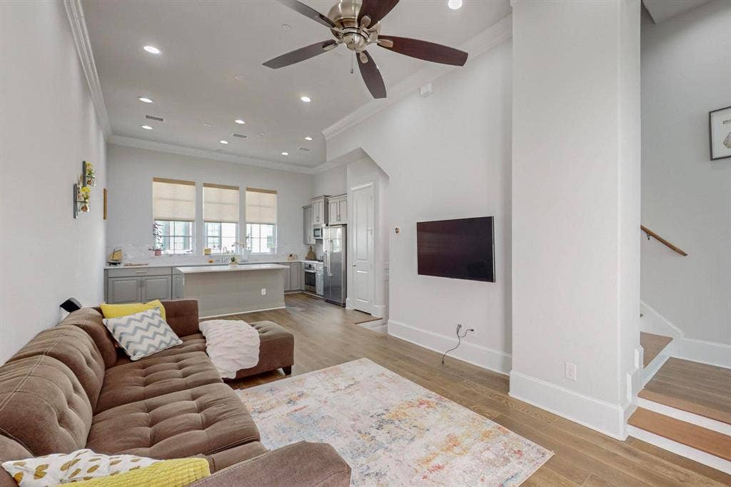 638 Dalton Lane, #802, Irving, TX 75039 638 Dalton Lane, #802, Irving, TX 75039