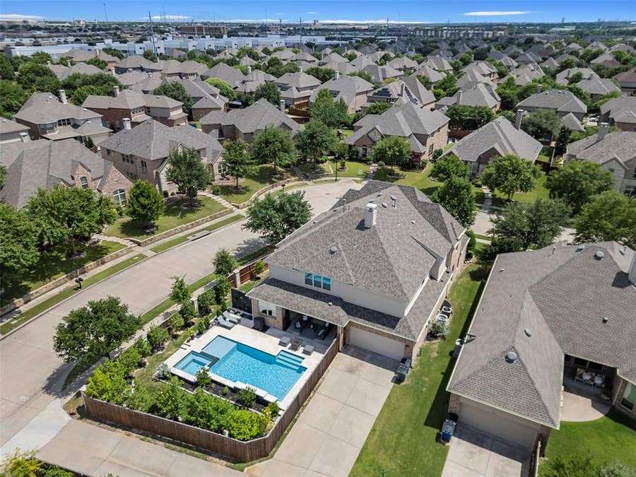 Property photo for 856 Fountain View Court, Allen, TX