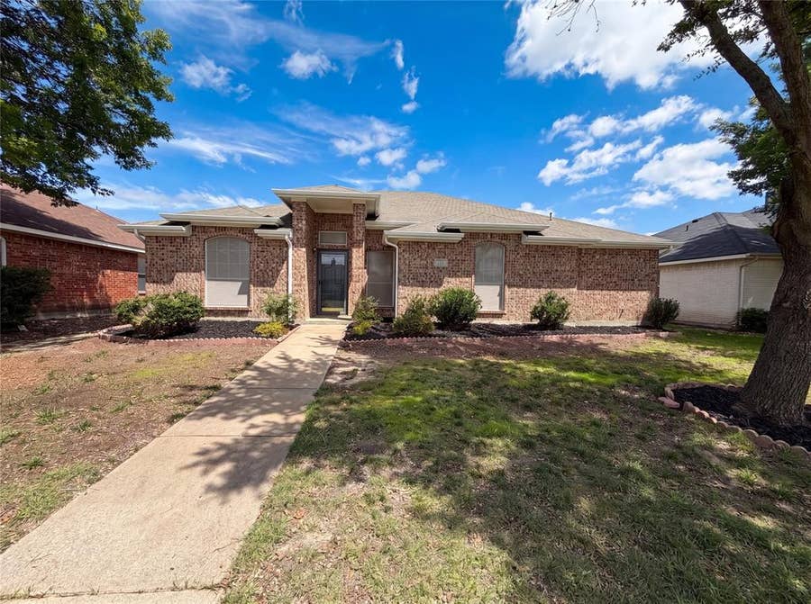 Property photo for 1531 Kensington Place, Lancaster, TX