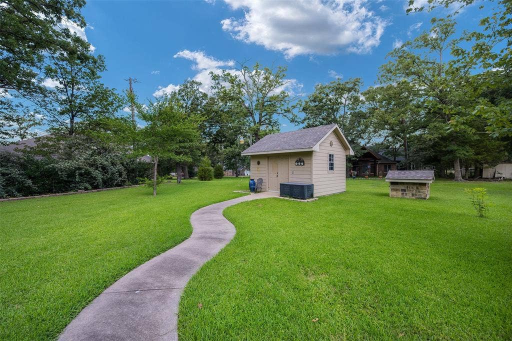 109 Castlewood Road, Enchanted Oaks, TX 75156 109 Castlewood Road, Enchanted Oaks, TX 75156