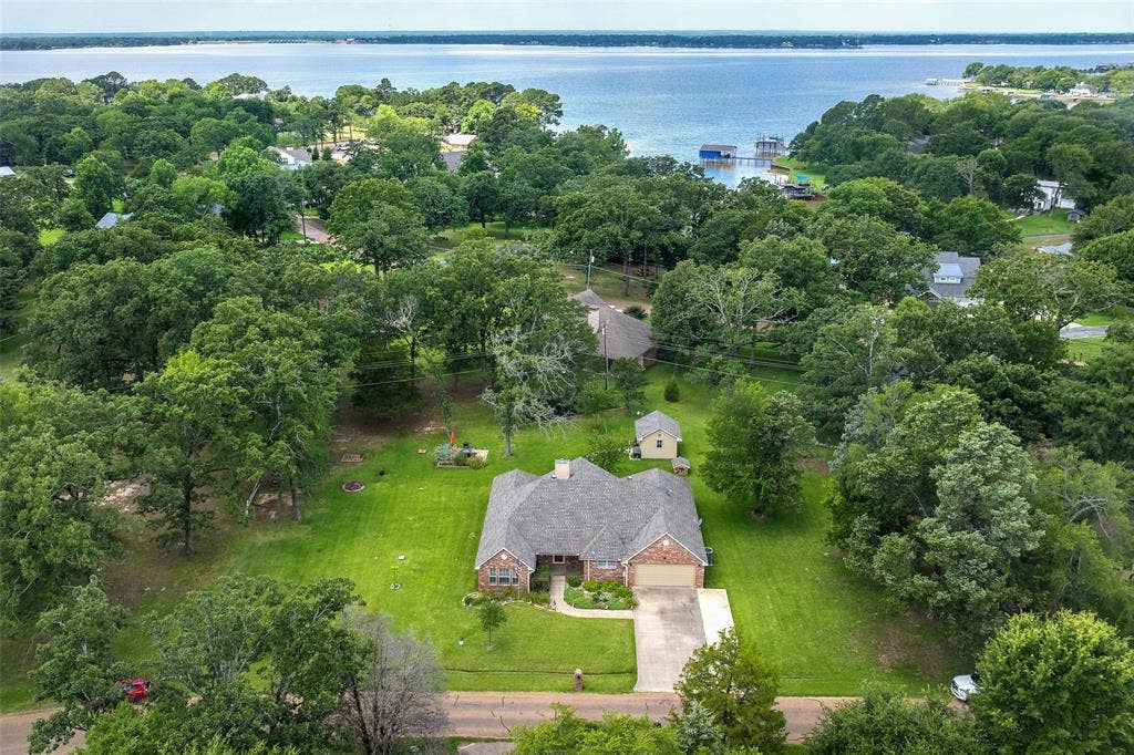 109 Castlewood Road, Enchanted Oaks, TX 75156 109 Castlewood Road, Enchanted Oaks, TX 75156
