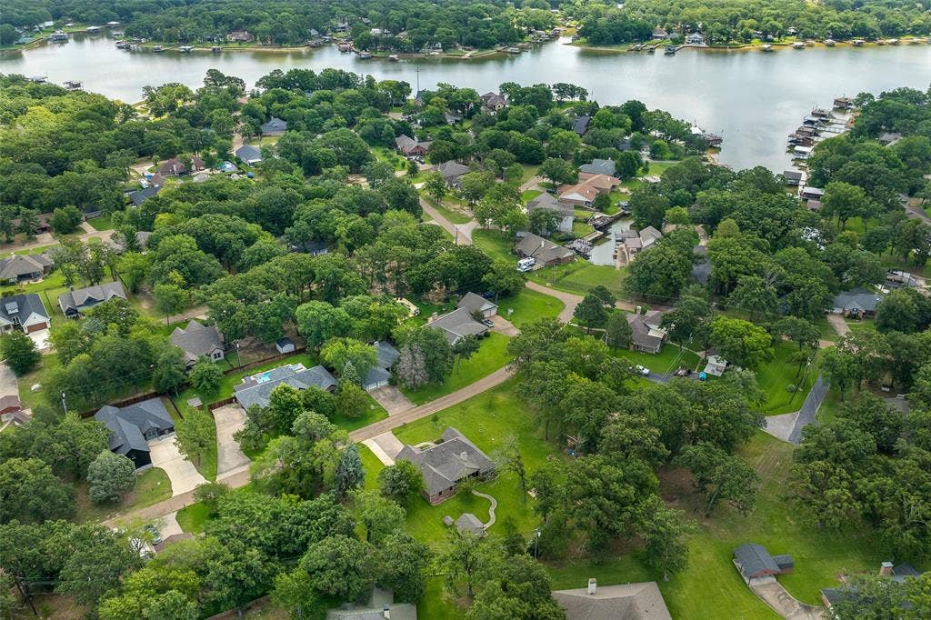 109 Castlewood Road, Enchanted Oaks, TX 75156 109 Castlewood Road, Enchanted Oaks, TX 75156