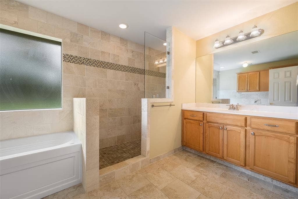 109 Castlewood Road, Enchanted Oaks, TX 75156 109 Castlewood Road, Enchanted Oaks, TX 75156
