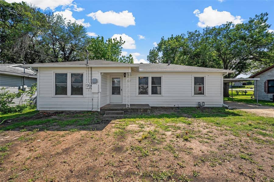 Property photo for 307 Playdium Drive, West, TX