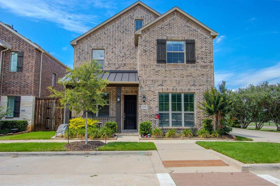 Property photo for 2208 N Royal Crecent Drive N, Flower Mound, TX