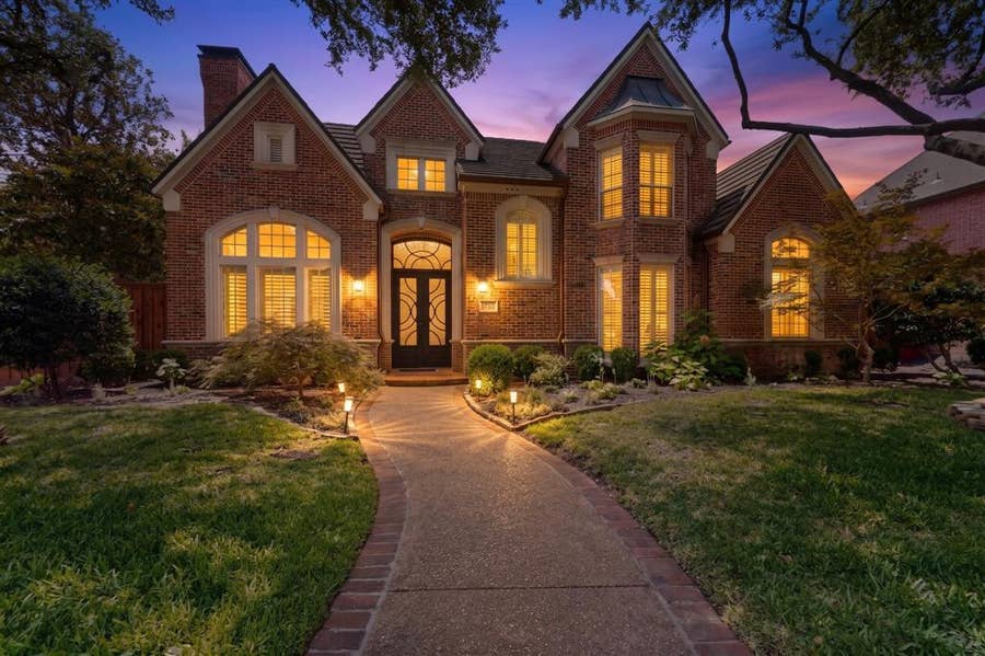 Property photo for 5700 Walden Drive, Plano, TX