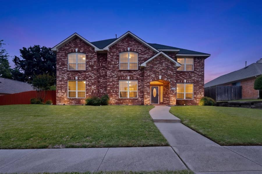 Property photo for 1225 Donegal Lane, Garland, TX