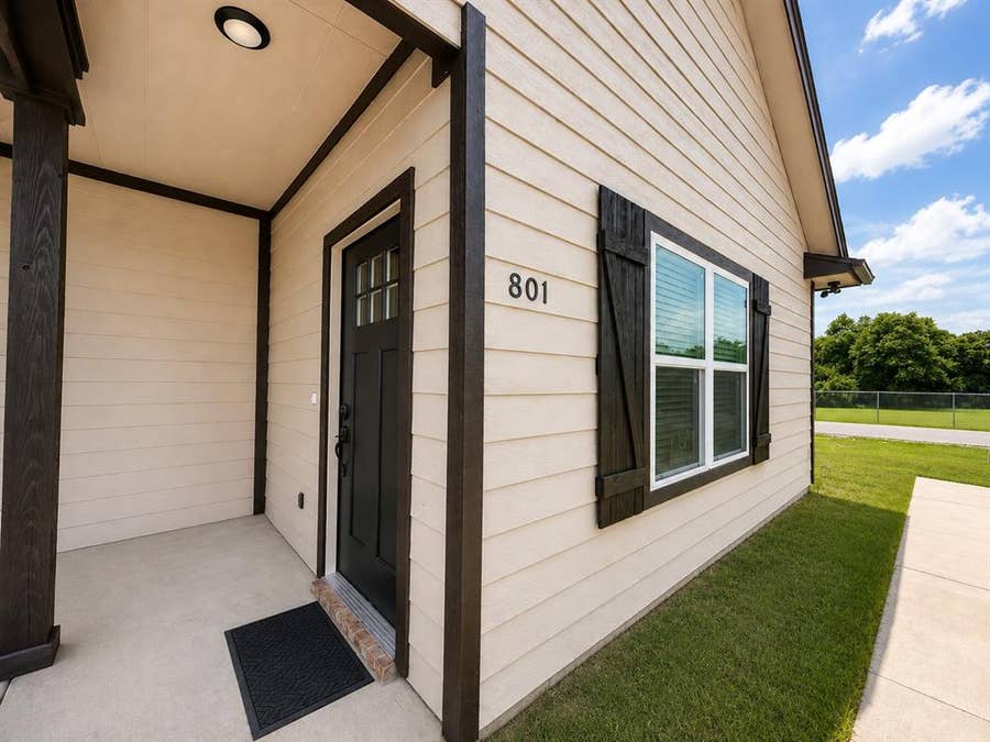 Property photo for 801 Meadowlark Circle, Granbury, TX