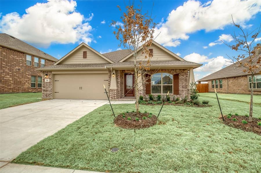 Property photo for 638 Devonshire Lane, Fate, TX