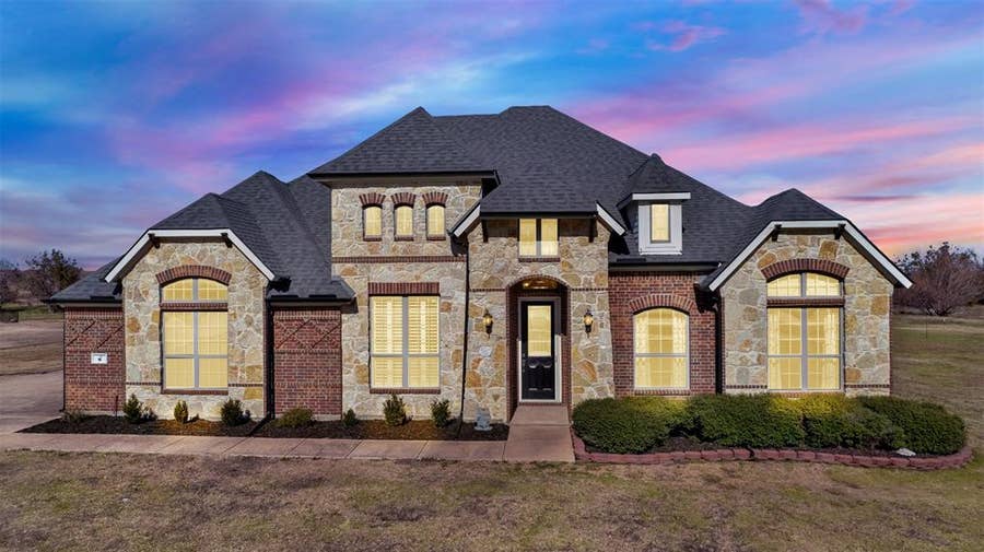 Property photo for 8 Chapel Hill Lane, McLendon Chisholm, TX