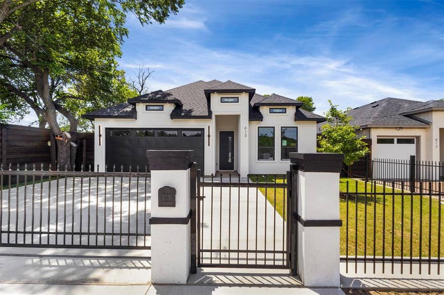 Property photo for 613 N Dwight Avenue, Dallas, TX