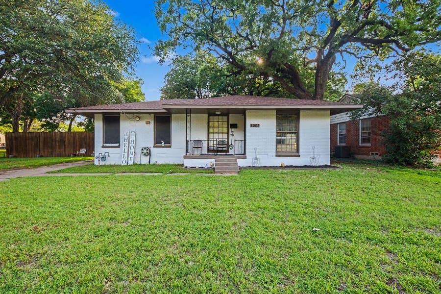 Property photo for 1003 Ash Street, Irving, TX