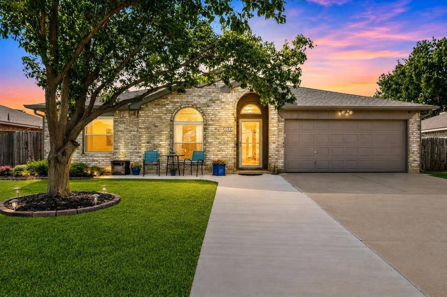 Property photo for 308 Candlestick Trail, Saginaw, TX