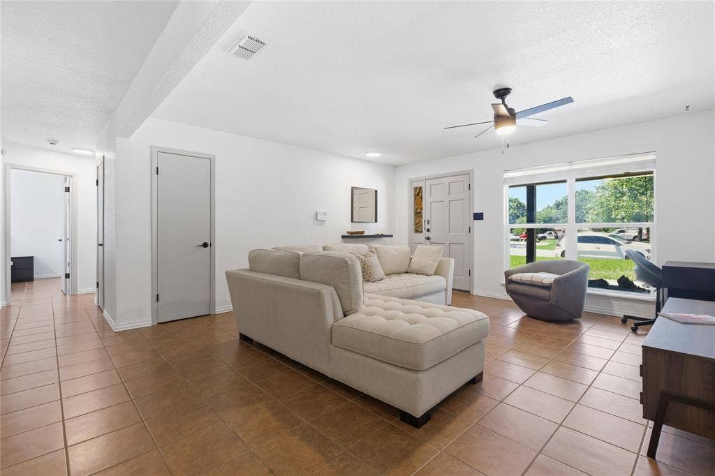 2116 Chelsea Drive, Edgecliff Village, TX 76134 2116 Chelsea Drive, Edgecliff Village, TX 76134