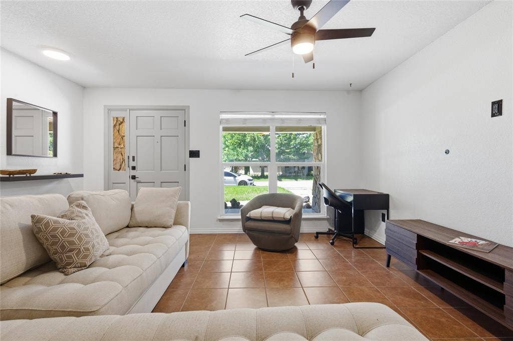 2116 Chelsea Drive, Edgecliff Village, TX 76134 2116 Chelsea Drive, Edgecliff Village, TX 76134