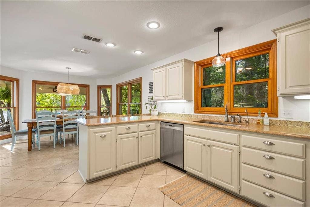 1623 TANGLEWOOD Drive E, Hideaway, TX 75771 1623 TANGLEWOOD Drive E, Hideaway, TX 75771