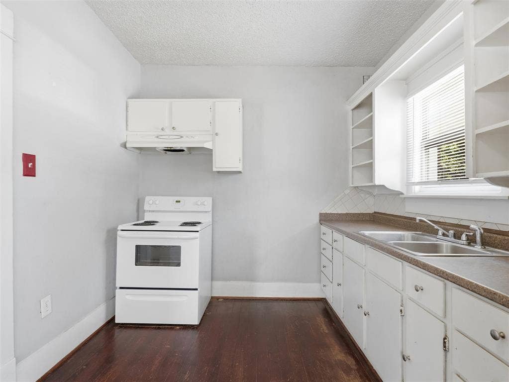 813 W 8th Street, #3, Dallas, TX 75208 813 W 8th Street, #3, Dallas, TX 75208