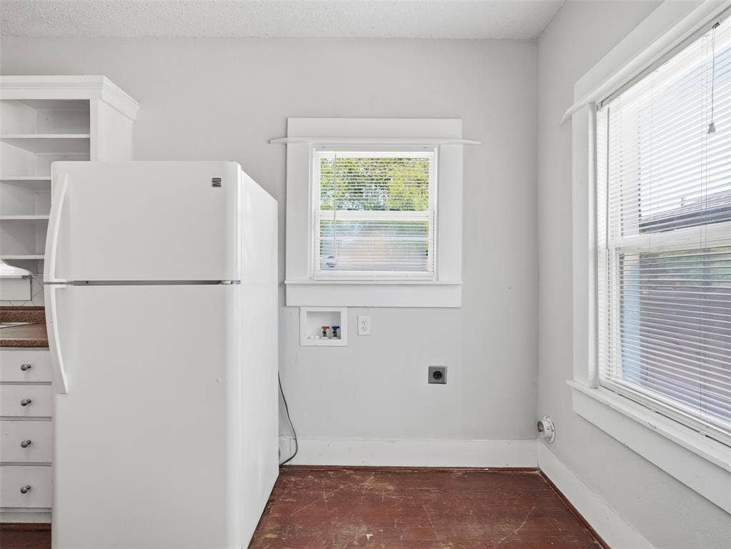 813 W 8th Street, #3, Dallas, TX 75208 813 W 8th Street, #3, Dallas, TX 75208