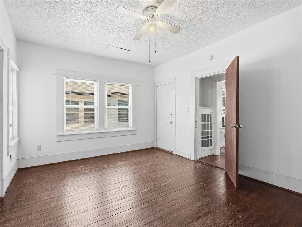 813 W 8th Street, #3, Dallas, TX 75208 813 W 8th Street, #3, Dallas, TX 75208