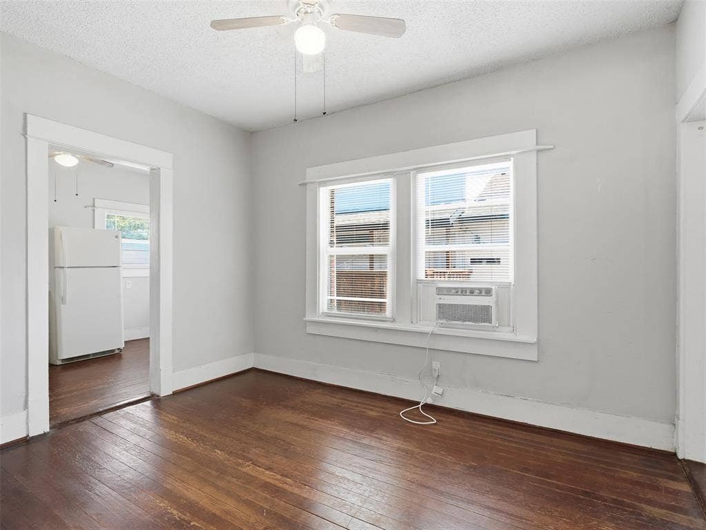 813 W 8th Street, #3, Dallas, TX 75208 813 W 8th Street, #3, Dallas, TX 75208
