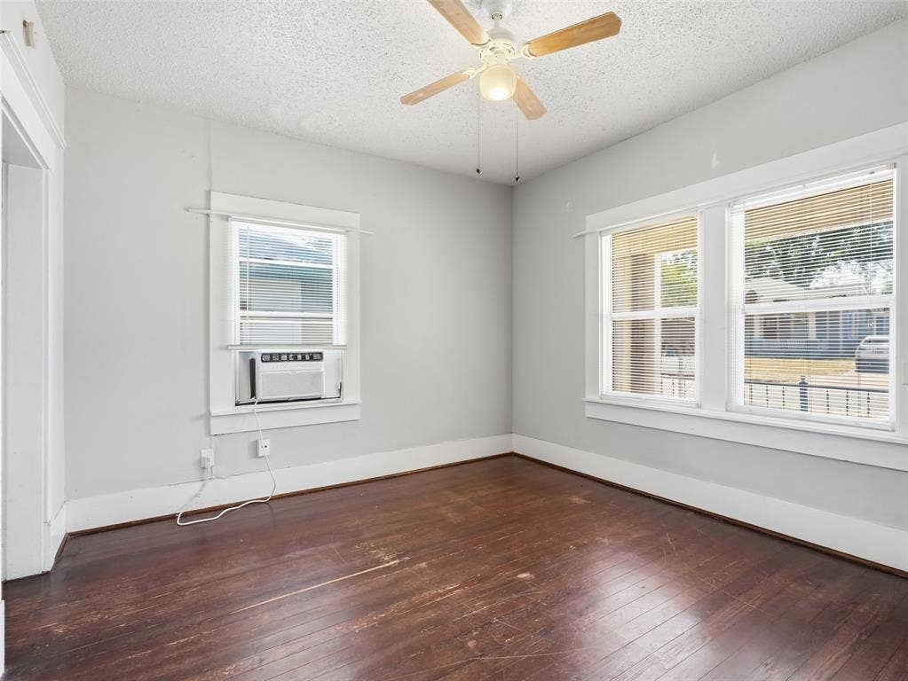 813 W 8th Street, #3, Dallas, TX 75208 813 W 8th Street, #3, Dallas, TX 75208