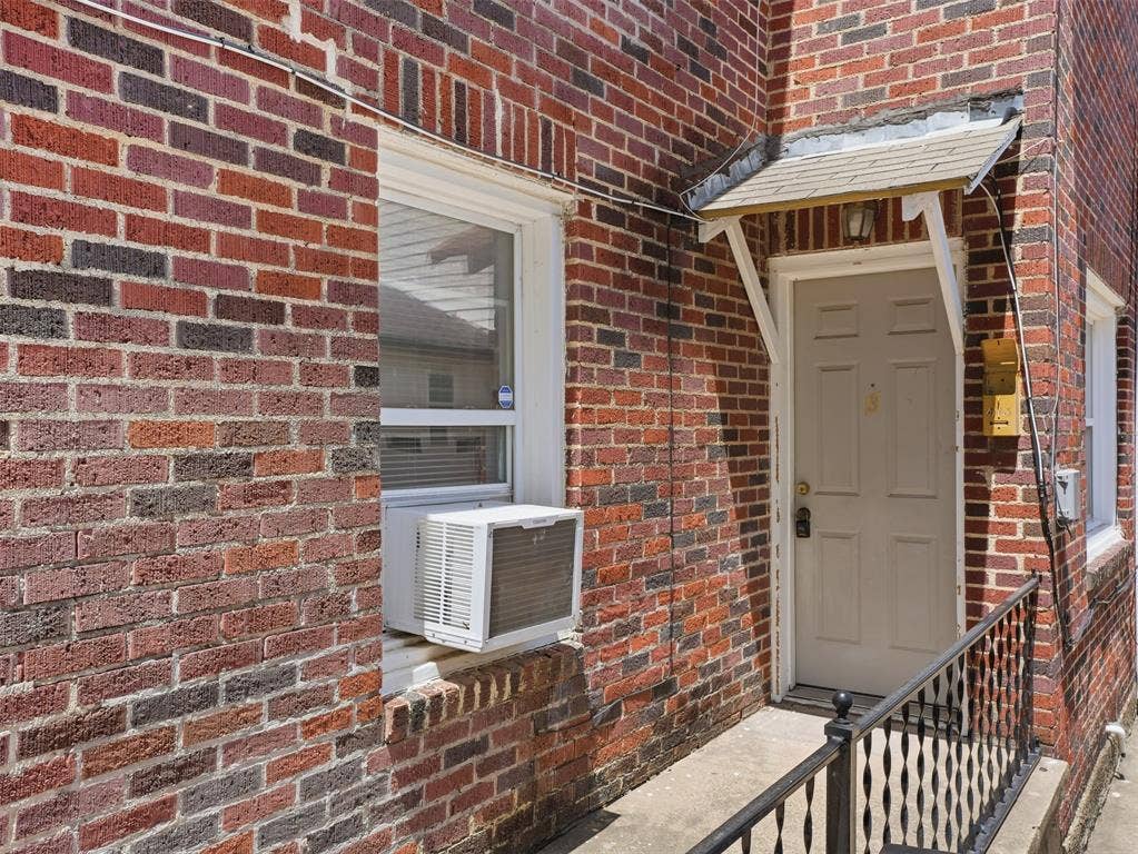 813 W 8th Street, #3, Dallas, TX 75208 813 W 8th Street, #3, Dallas, TX 75208