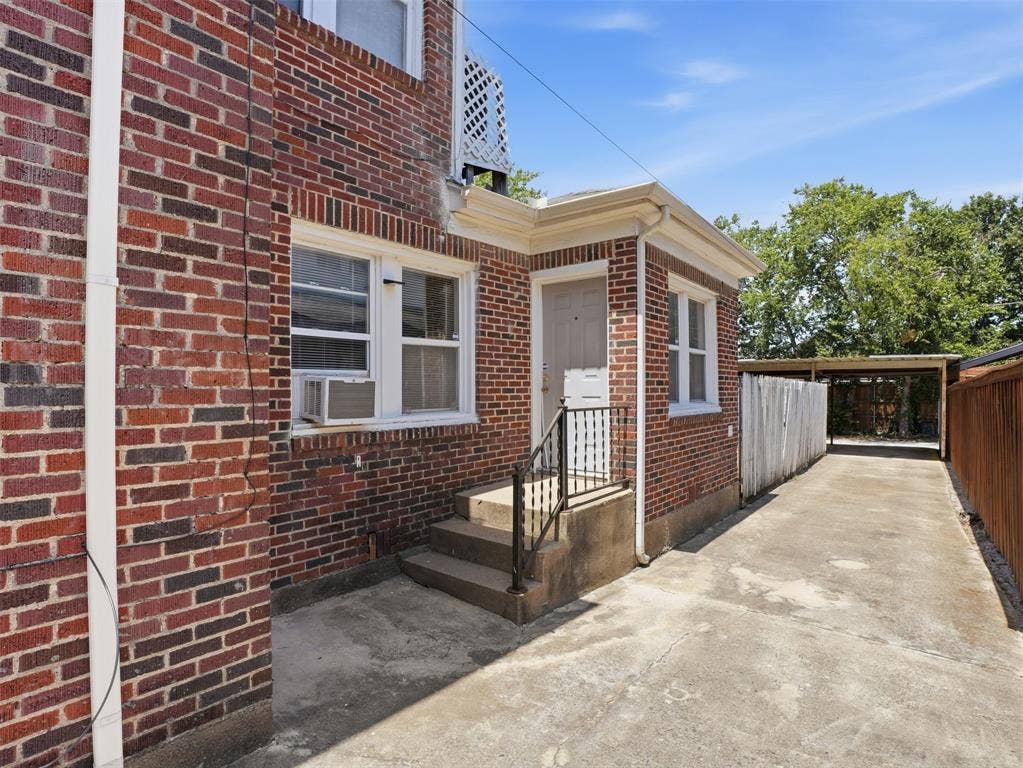 813 W 8th Street, #3, Dallas, TX 75208 813 W 8th Street, #3, Dallas, TX 75208