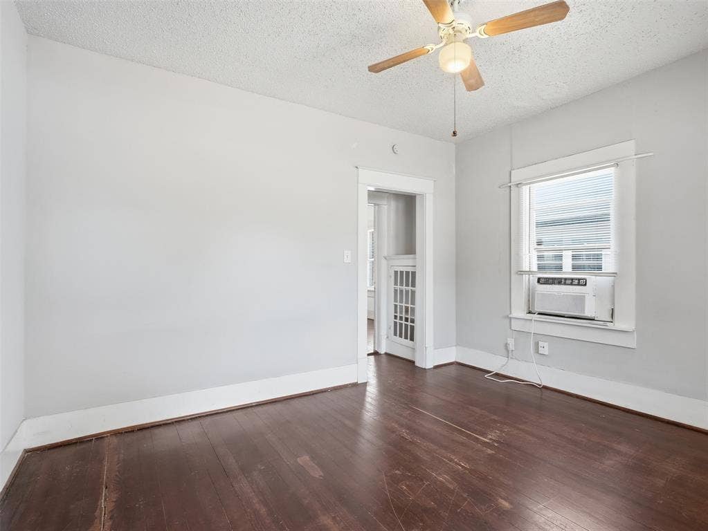 813 W 8th Street, #3, Dallas, TX 75208 813 W 8th Street, #3, Dallas, TX 75208