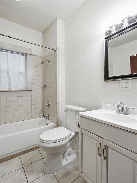 813 W 8th Street, #3, Dallas, TX 75208 813 W 8th Street, #3, Dallas, TX 75208