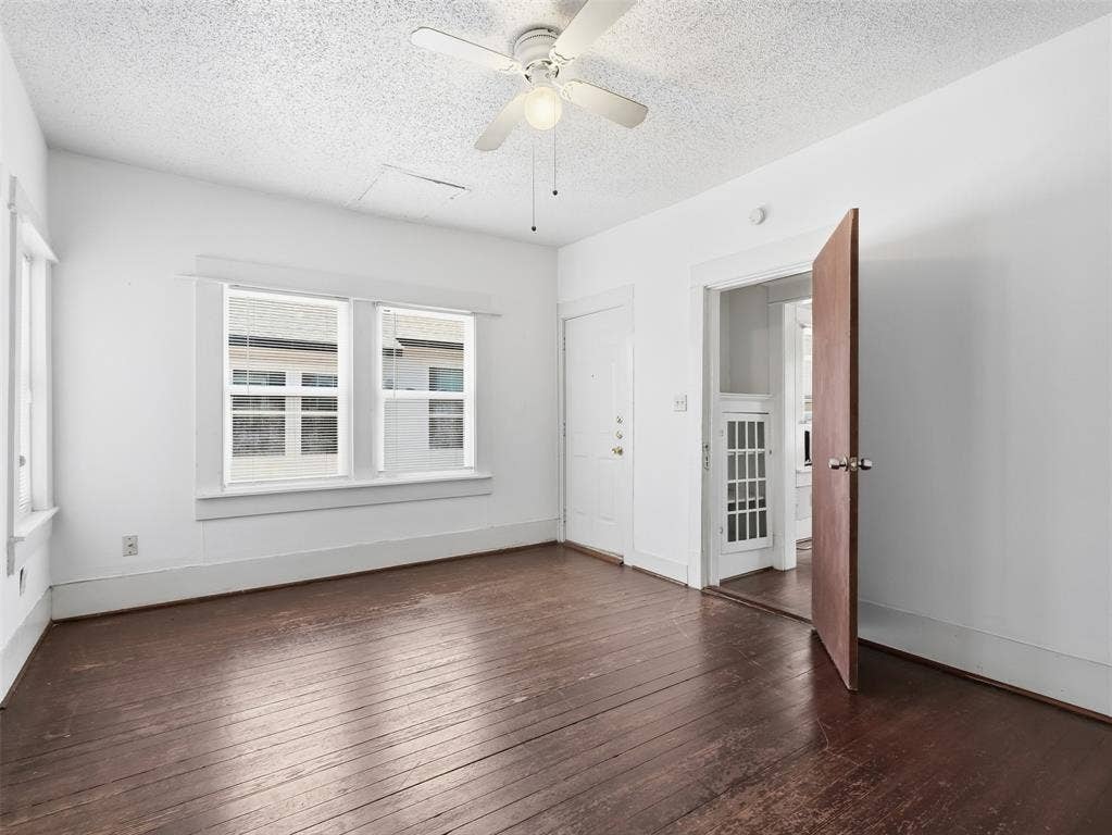 813 W 8th Street, #3, Dallas, TX 75208 813 W 8th Street, #3, Dallas, TX 75208