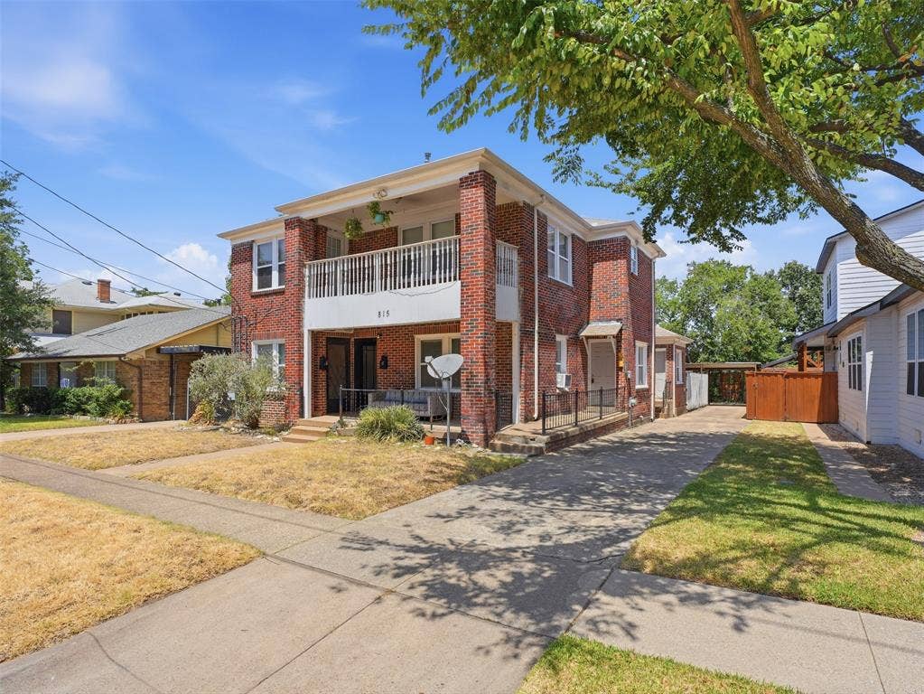 813 W 8th Street, #3, Dallas, TX 75208 813 W 8th Street, #3, Dallas, TX 75208