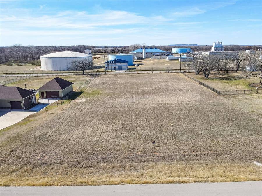 Property photo for 209 Maverick Court, Granbury, TX