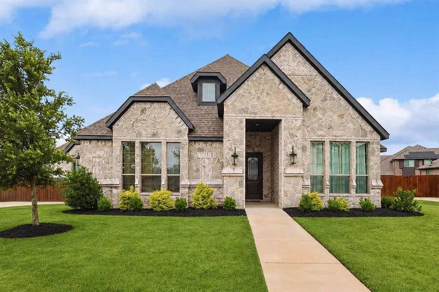 Property photo for 1616 Granite Way, Waxahachie, TX