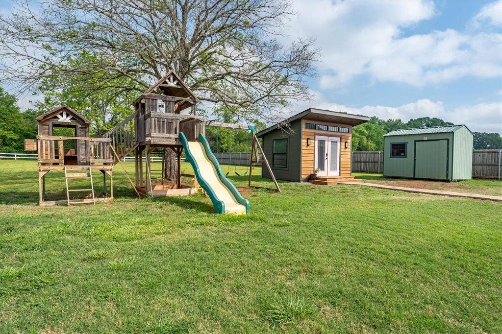 8030 Freestone Drive, Bullard, TX 75757 8030 Freestone Drive, Bullard, TX 75757