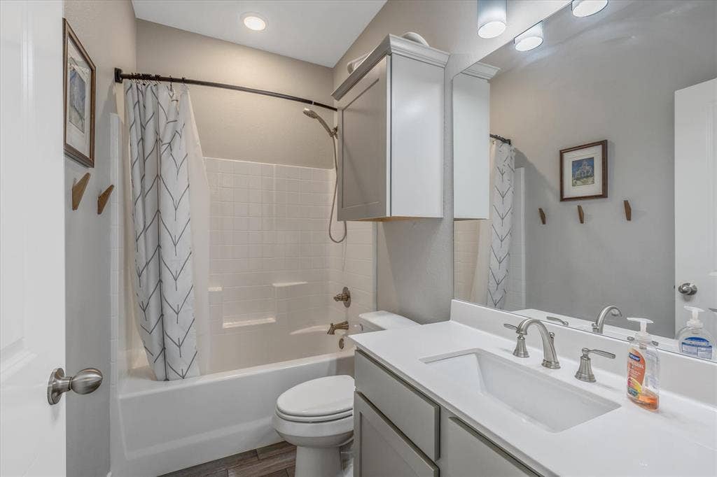 8030 Freestone Drive, Bullard, TX 75757 8030 Freestone Drive, Bullard, TX 75757