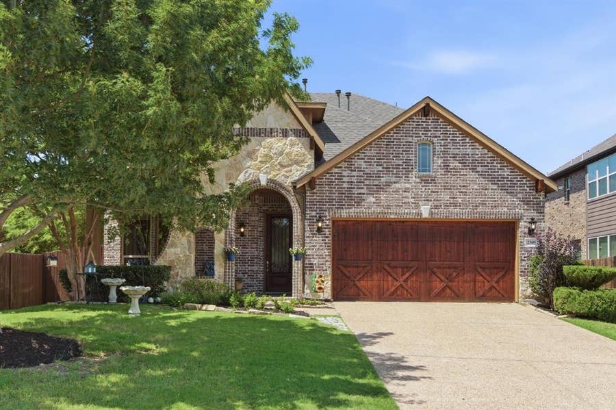 Property photo for 2305 Lynbridge Circle, Plano, TX