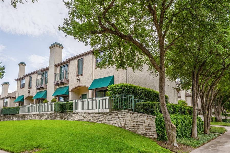 Property photo for 5950 Lindenshire Lane, #107, Dallas, TX