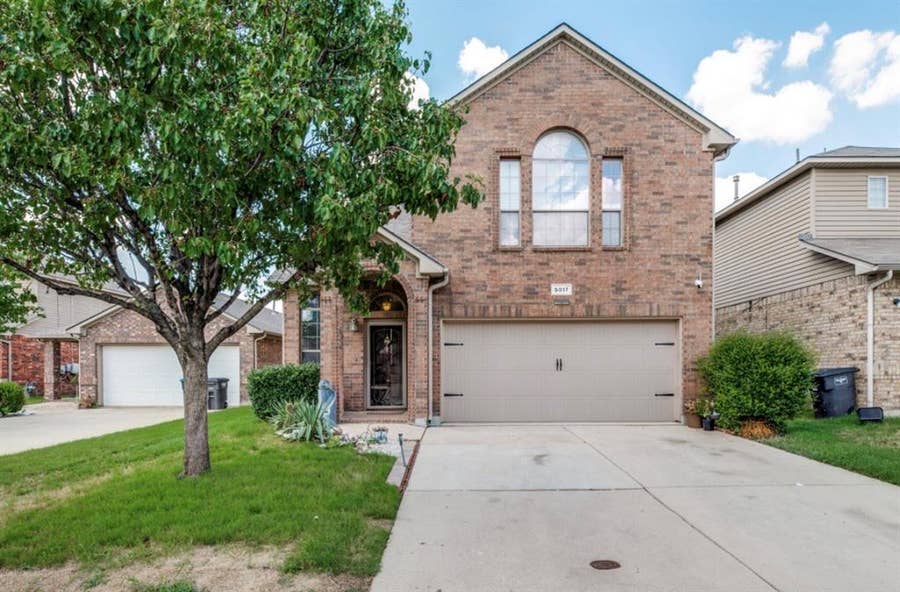 Property photo for 5017 Britton Ridge Lane, Fort Worth, TX