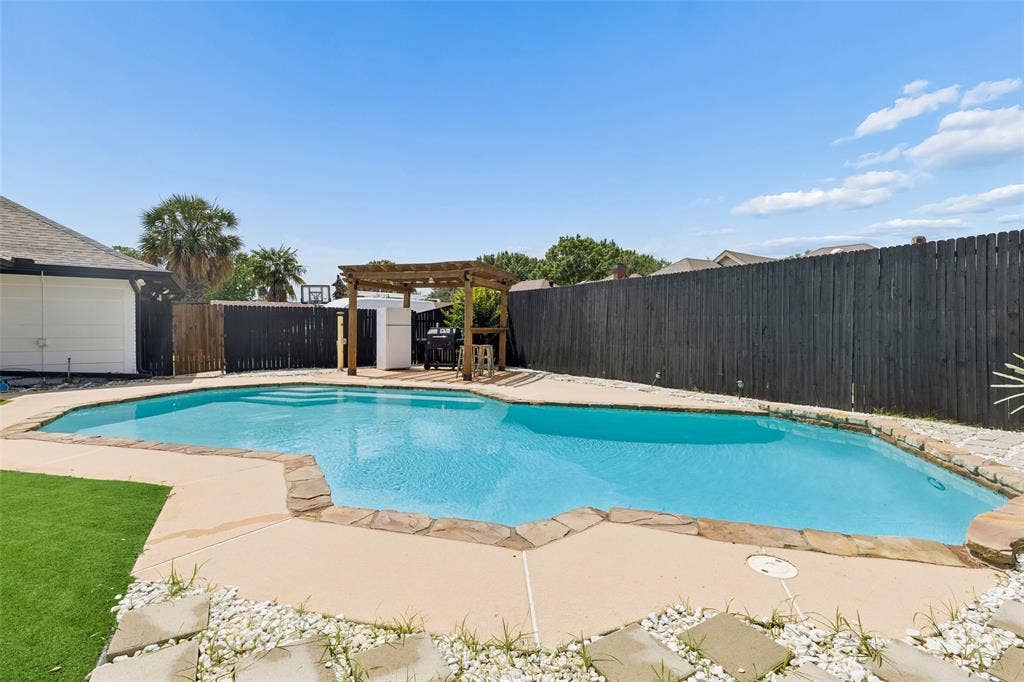 2405 Hanover Court, Rowlett, TX 75088 2405 Hanover Court, Rowlett, TX 75088