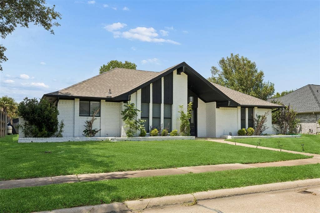 2405 Hanover Court, Rowlett, TX 75088 2405 Hanover Court, Rowlett, TX 75088