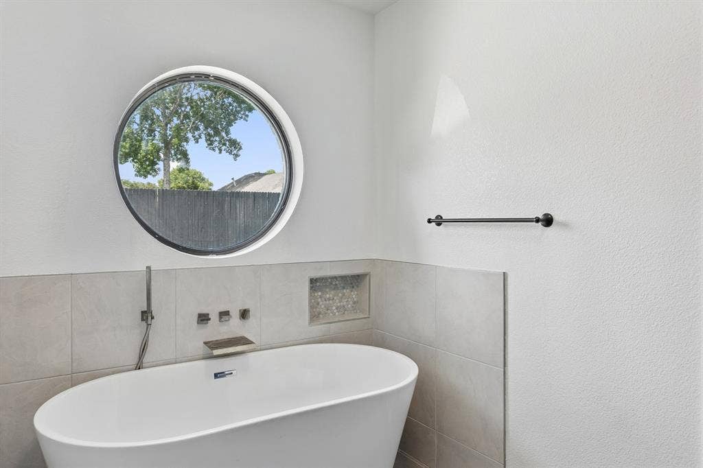 2405 Hanover Court, Rowlett, TX 75088 2405 Hanover Court, Rowlett, TX 75088