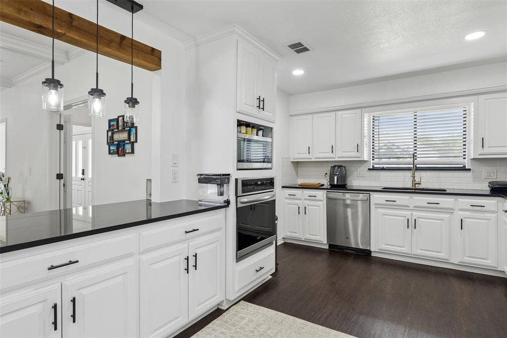 2405 Hanover Court, Rowlett, TX 75088 2405 Hanover Court, Rowlett, TX 75088