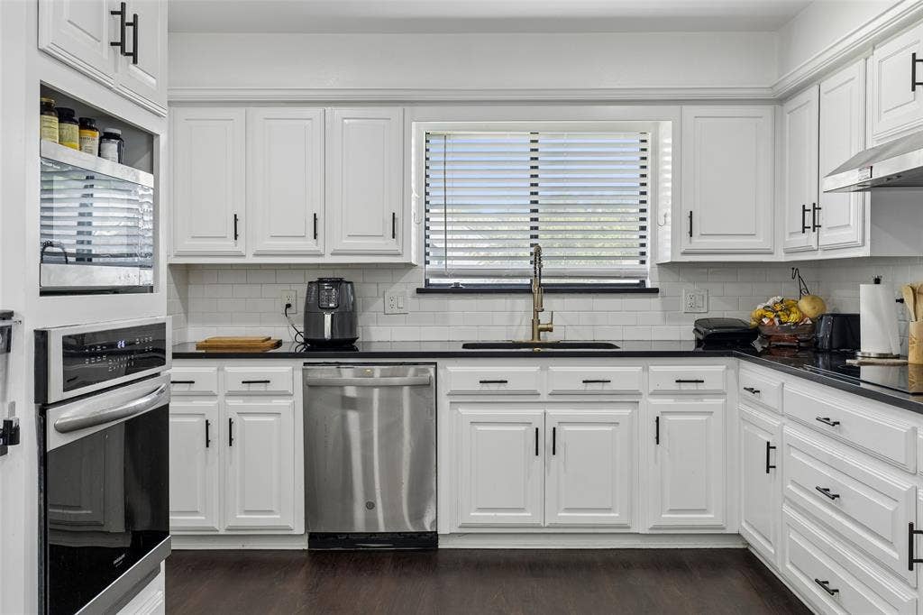 2405 Hanover Court, Rowlett, TX 75088 2405 Hanover Court, Rowlett, TX 75088